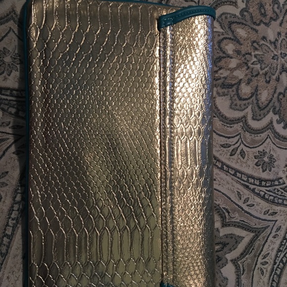 Gorgeous Gold Clutch - Picture 4 of 5